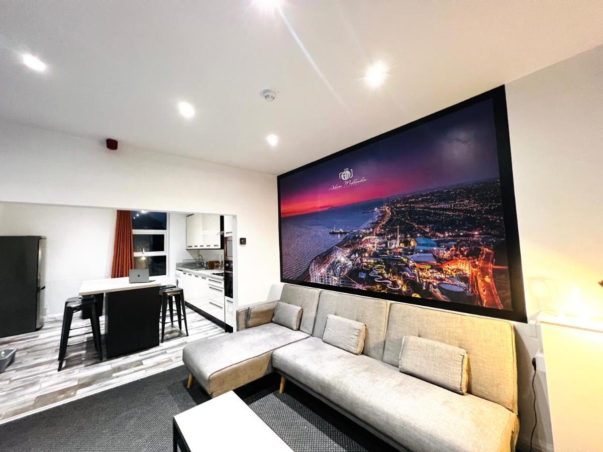 The Pier Suite Serviced Apartment Blackpool Bagian luar foto